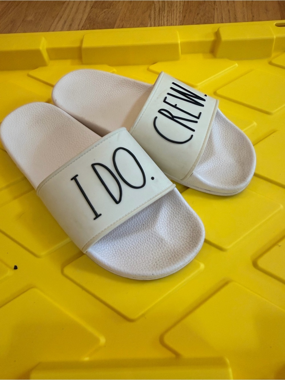 Ladies Size 8 "Rae Dunn" White Slide Sandals Black Lettering WEDDING I DO CREW
